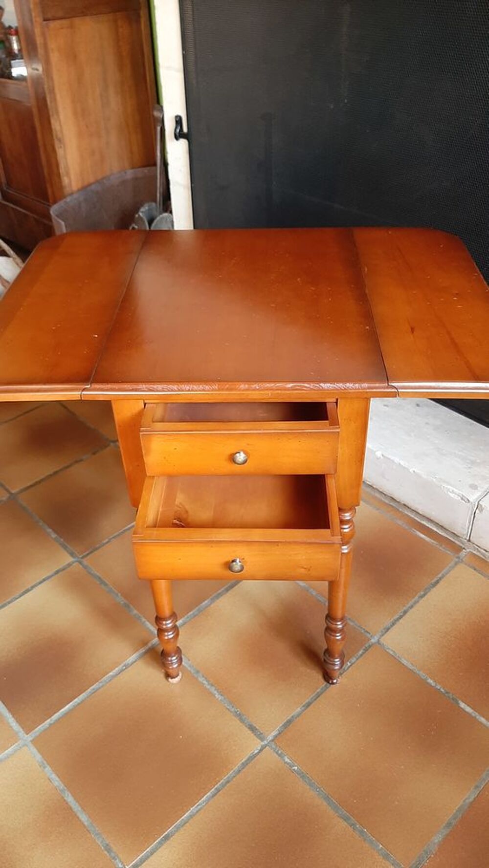 Table d'appoint merisier Meubles
