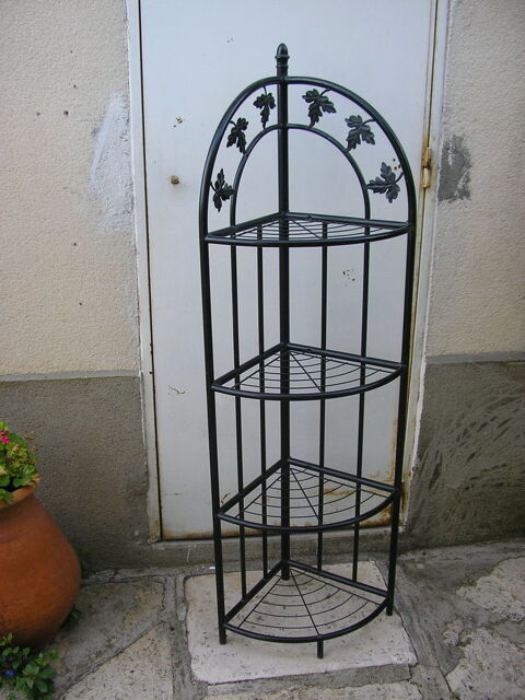 Etagres en mtal 30 Nmes (30)