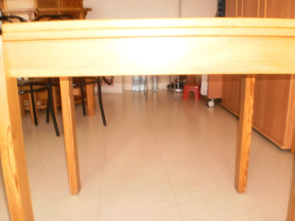 TABLE SALLE A MANGER 
Meubles