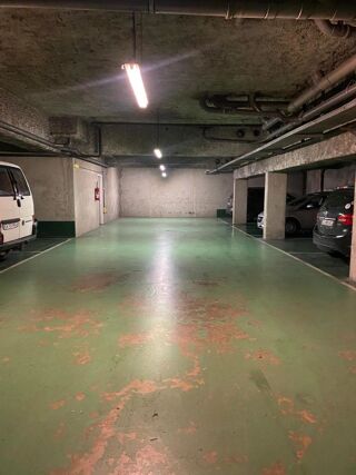  Parking / Garage à louer 12 m²