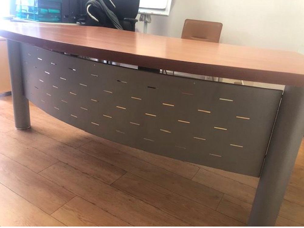 magnifique bureau en excellent &eacute;tat Meubles