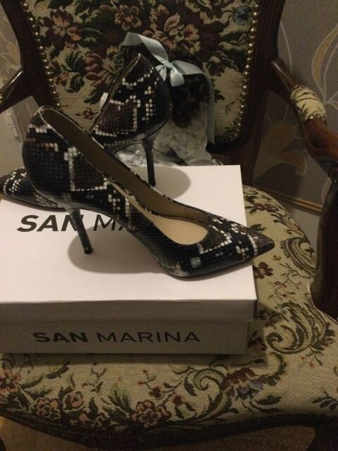 ESCARPIN tout CUIR SAN MARINA Fa�onn� Serpent Pointure 36
25 Montmagny (95)