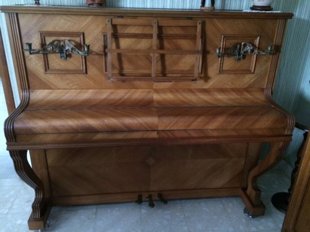 piano droit Instruments de musique