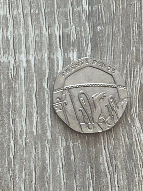 Pièce de monnaie - 20 Pence Elizabeth II 2012 (Angleterre) 4 Dijon (21)