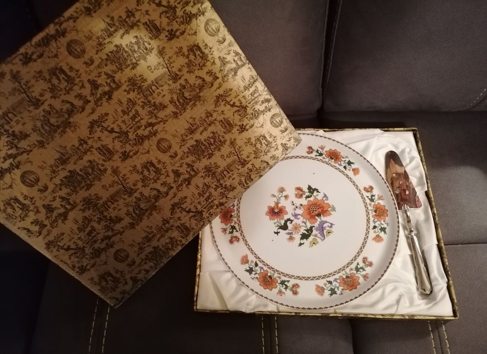 Ancien coffret plat &agrave; tarte et pelle porcelaine de Limoges Dcoration