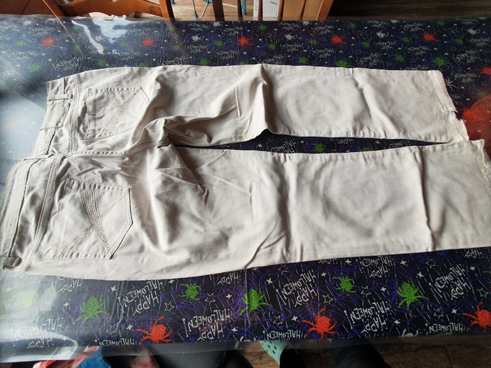 Jeans blanc - Taille 46 ? kiabi
Vêtements