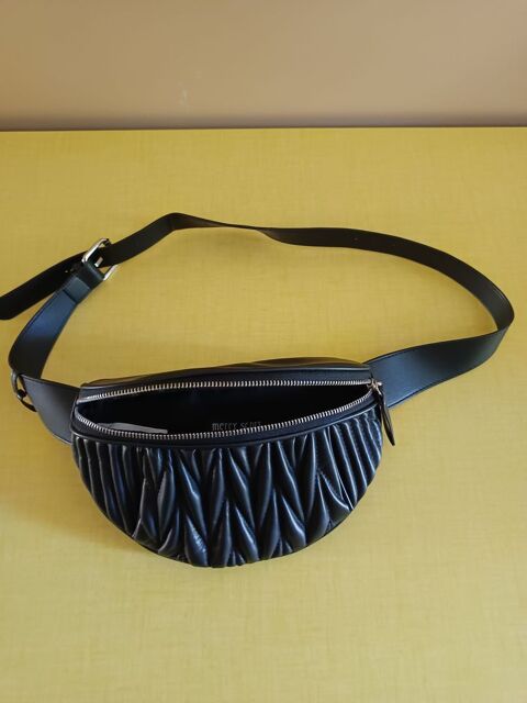 SAC BANANE OU CEINTURE 15 Antibes (06)