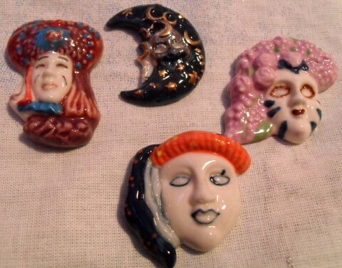 Lot de 4 F�ves en C�ramique th�me Masque 4 Villejuif (94)