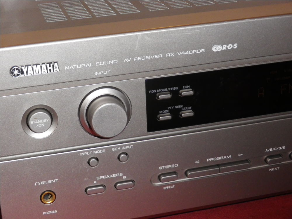 AMPLI AUDIO VIDEO / HOME CINEMA 6.1 / YAMAHA V440 RDS / 6 X Audio et hifi