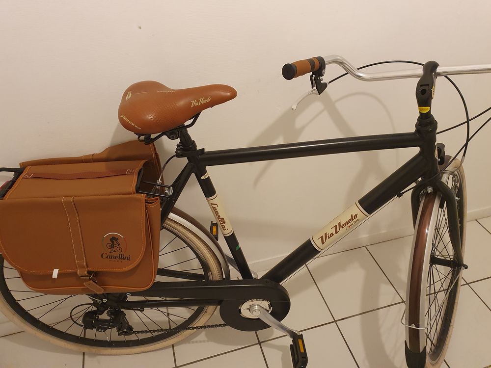 Velo de ville tr&egrave;s bon &eacute;tat Vlos