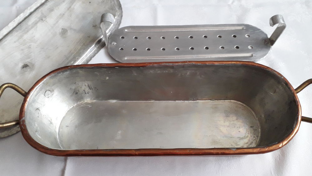 Poissonni&egrave;re en cuivre &eacute;tam&eacute;
Cuisine