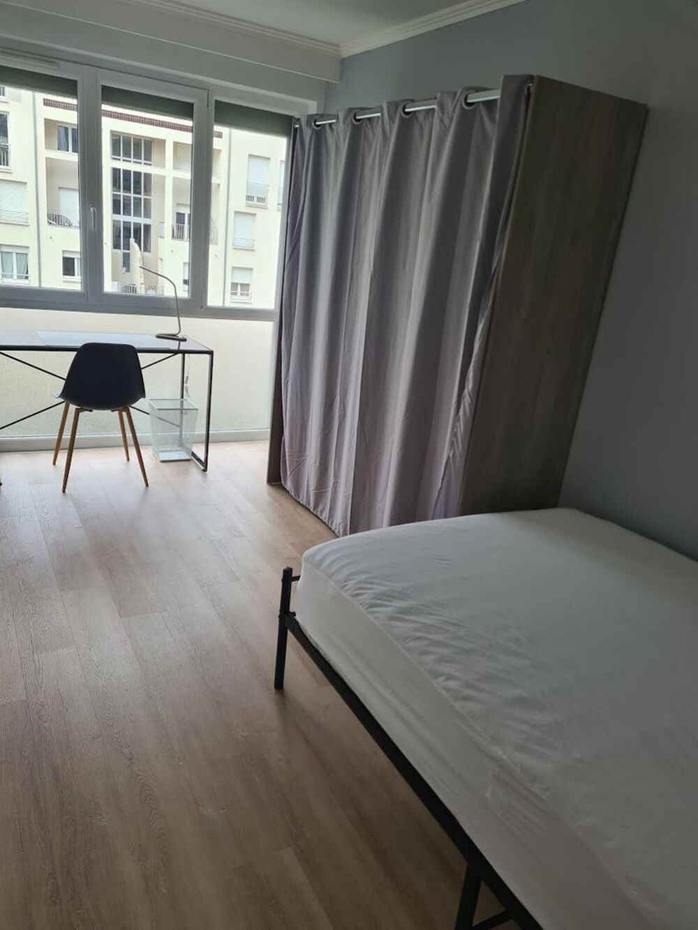 Location Colocation Grand appartement de 3 chambres meuble bien situé. Reims