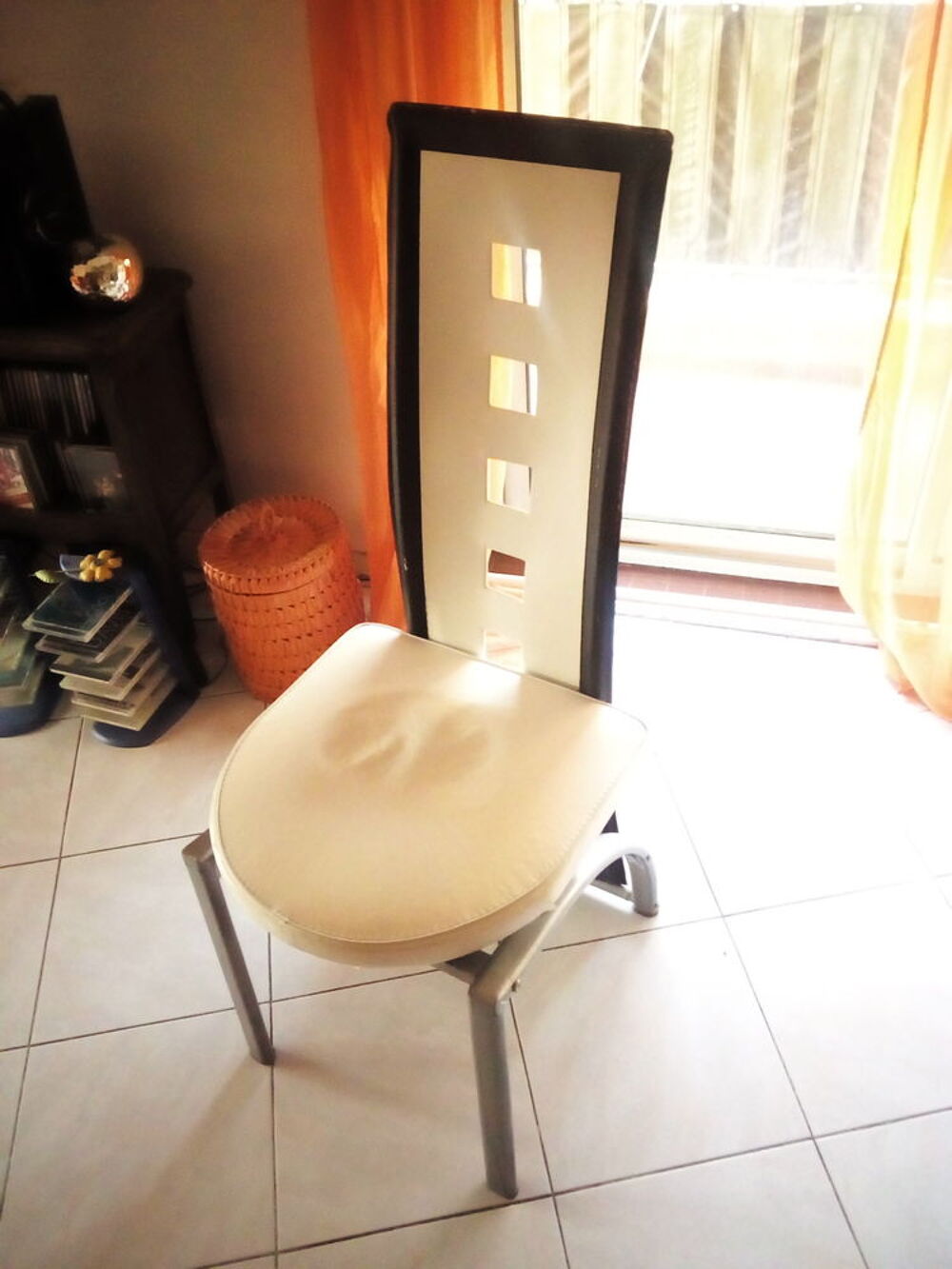 DON 2 chaises bon &eacute;tat style
moderne Meubles
