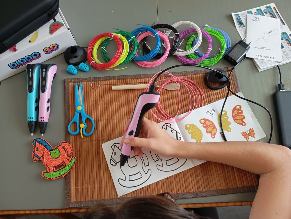 Stylo 3D kit complet neuf jamais servi, id&eacute;al pour offrir Jeux / jouets