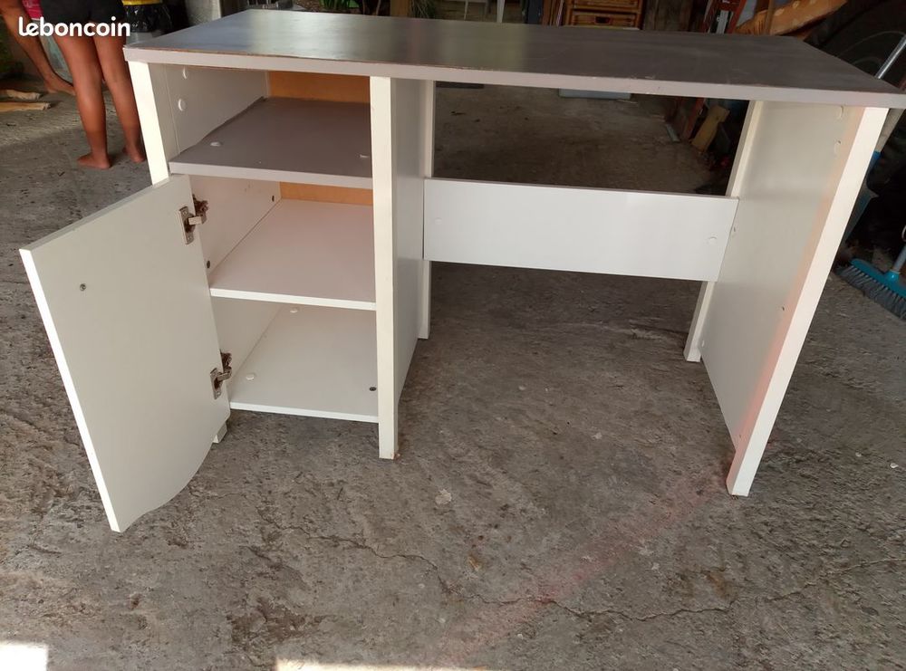 Joli bureau Meubles
