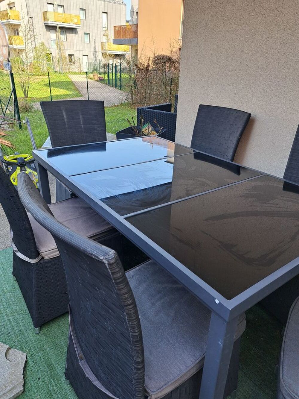 TABLE DE JARDIN 6 Fauteuils Assorties Jardin