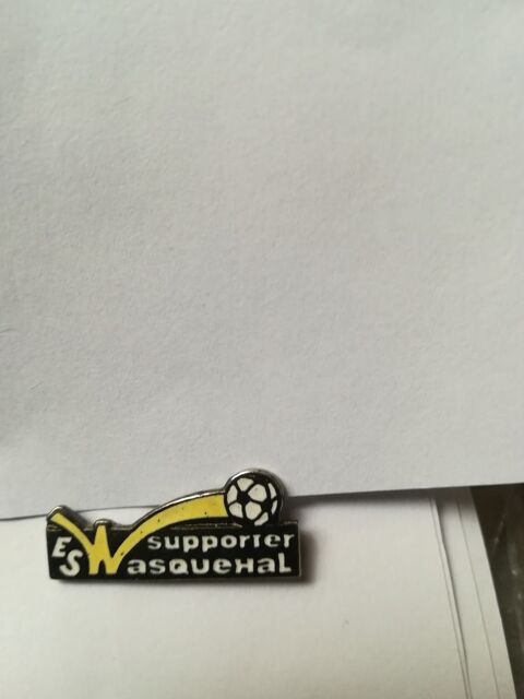 PIN'S   ? ES WASQUEHAL  ? foot supporter   (PINS)
0 Mouvaux (59)