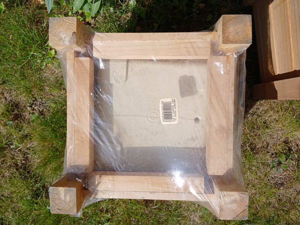 JARDINI&Egrave;RE INT&Eacute;RIEURE ET CACHE-POT D'INTERIEUR EN LOT OU A L Jardin