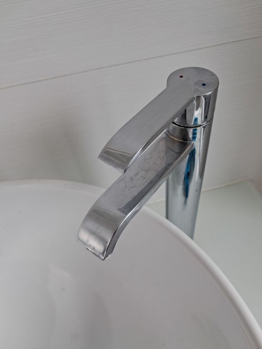 vasque et meuble de salle de bain avec robinet Meubles