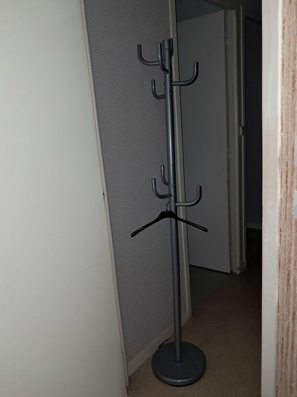 Porte manteaux sur pied tubulaire acier Décoration