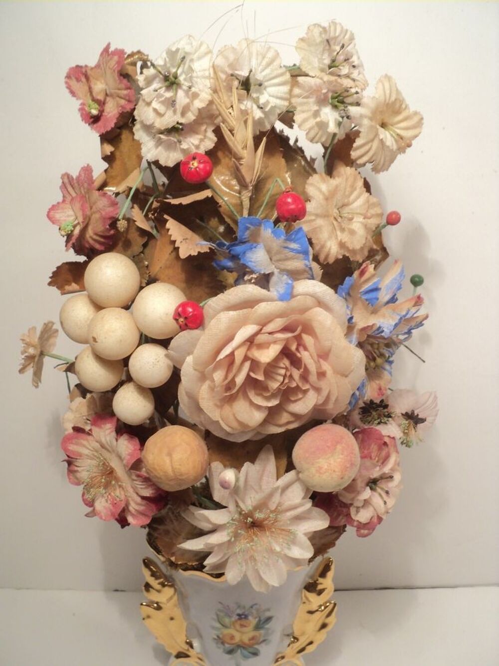 Anciens Vases de Mari&eacute;e Porcelaine de Paris Bouquets Fleurs Décoration