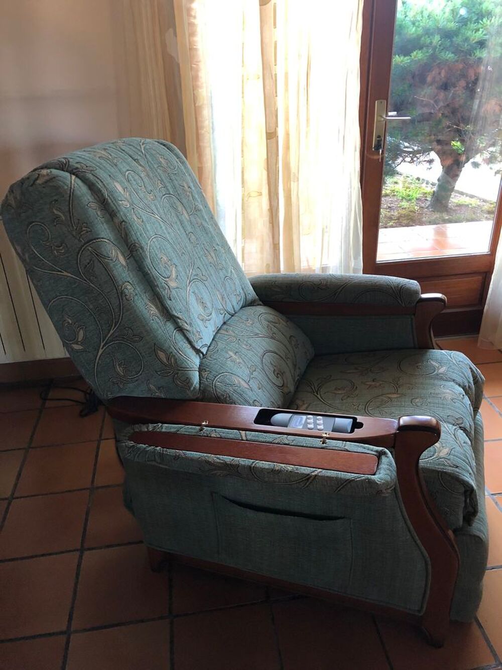 fauteuil releveur relax motoris&eacute; invacare Meubles
