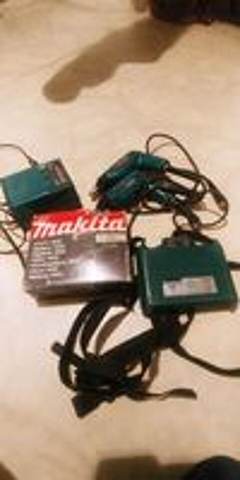   2 visseuses Makita 