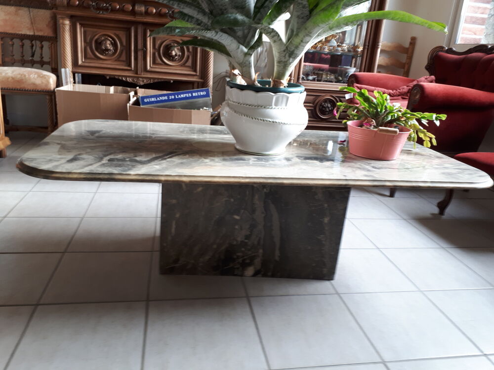 Table basse toute en marbre Meubles