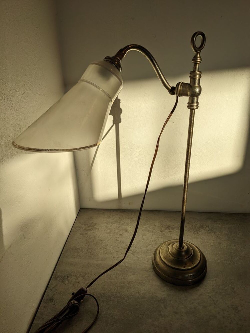 Lampe d'Horloger tulipe 1950 d&eacute;but du si&egrave;cle dernier en tr&egrave;s D�coration