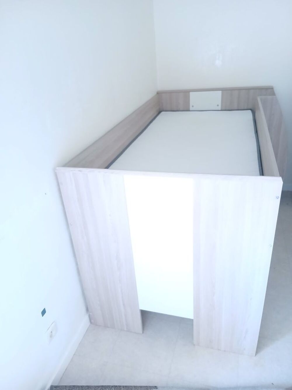 Lit avec bureau Meubles