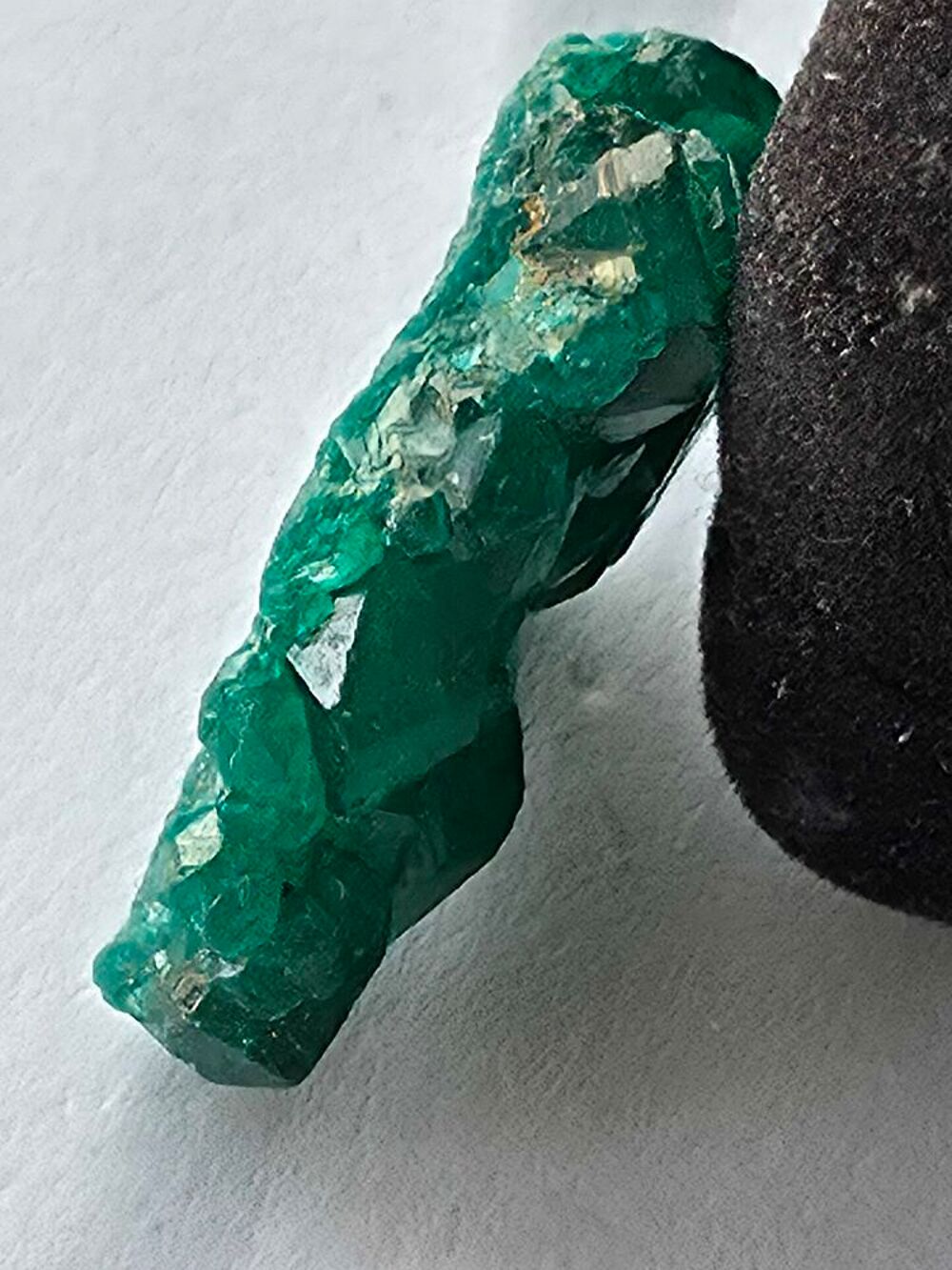 Min&eacute;ral Dioptase Vert Emeraude Authentique-Katanga, RDC 