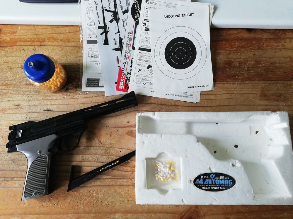 Pistolet &agrave; billes "44 automatic" + biberon de billes Jeux / jouets