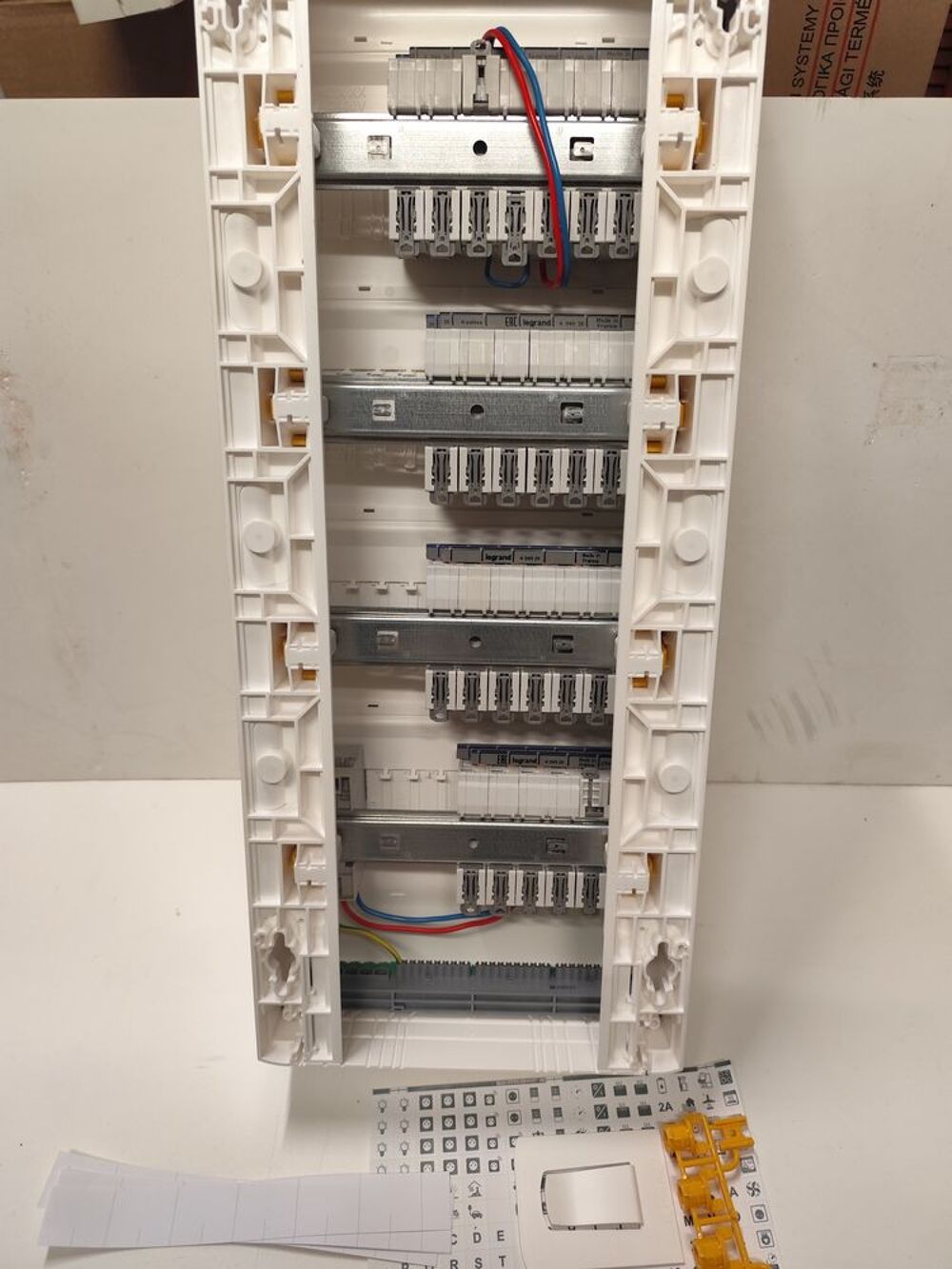 Tableau &eacute;lectrique 4 rang&eacute;e Drivia Legrand T6 &eacute;volu&eacute; + porte Bricolage