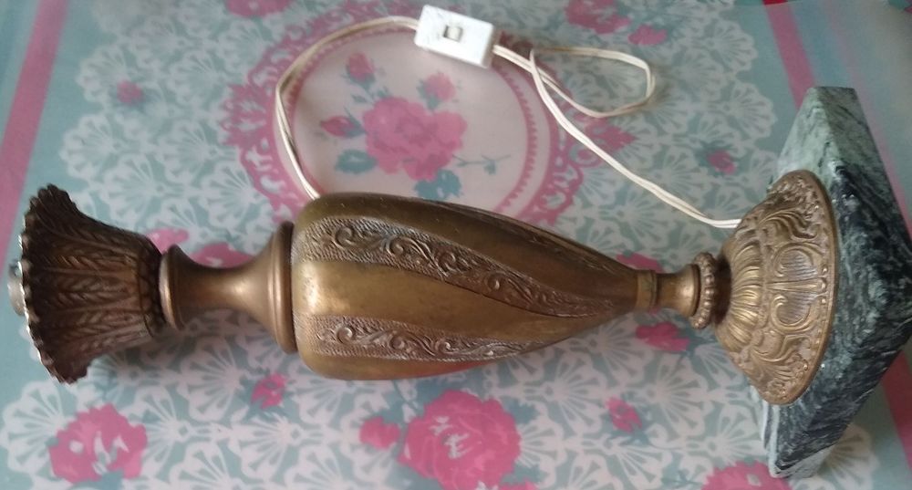 Tr&egrave;s joli pied de lampe de salon en bronze Décoration