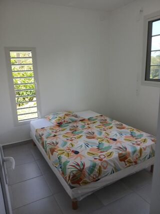  Villa à louer 2 pièces 70 m² Petit-bourg
