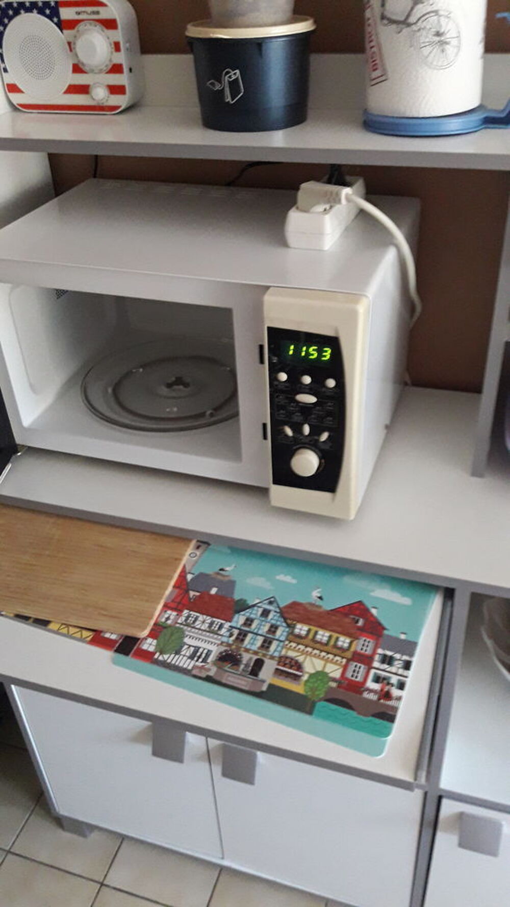 Meuble &agrave; micro-ondes et micro-ondes Meubles