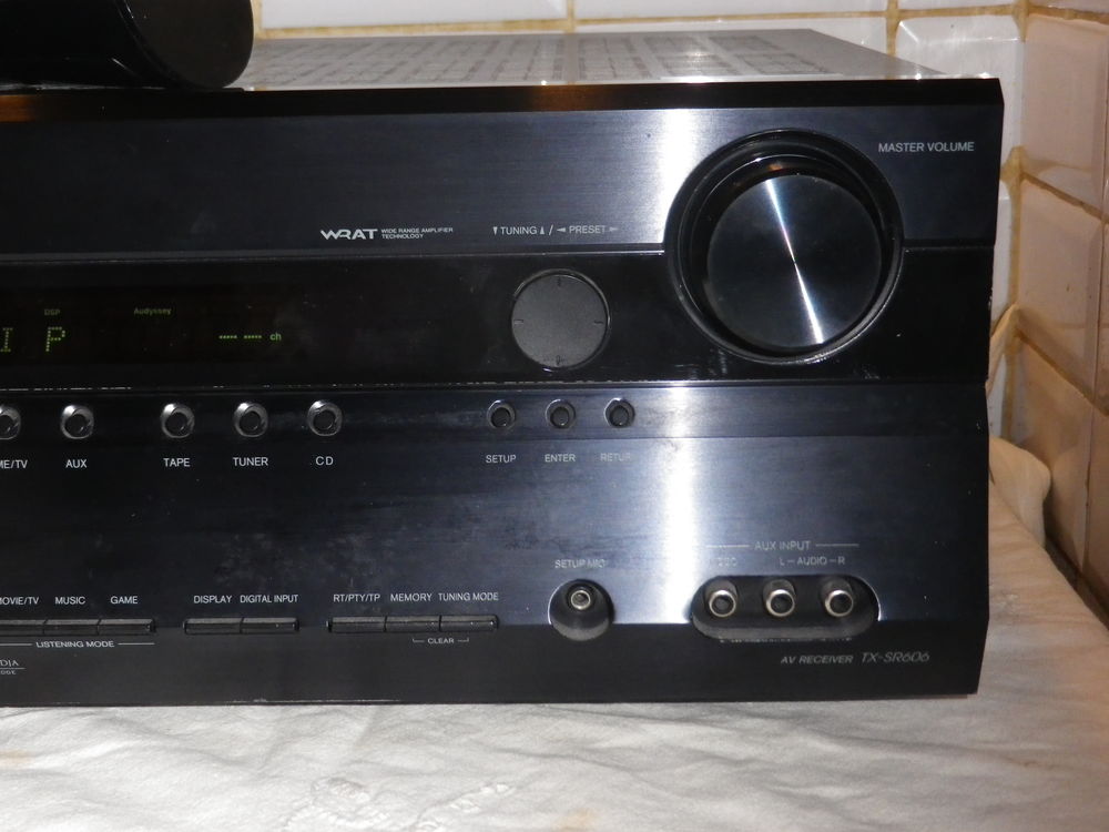 ONKYO TX - SR606 Ampli Tuner Audio Home Cin&eacute;ma&nbsp;
TELECOMMANDE Audio et hifi
