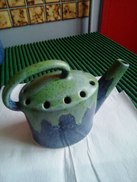 arrosoir pique fleurs vintage sign� Benbac 35 Br�tigny-sur-Orge (91)