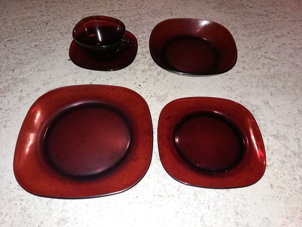Service 24 pieces vintage arcopal Electroménager