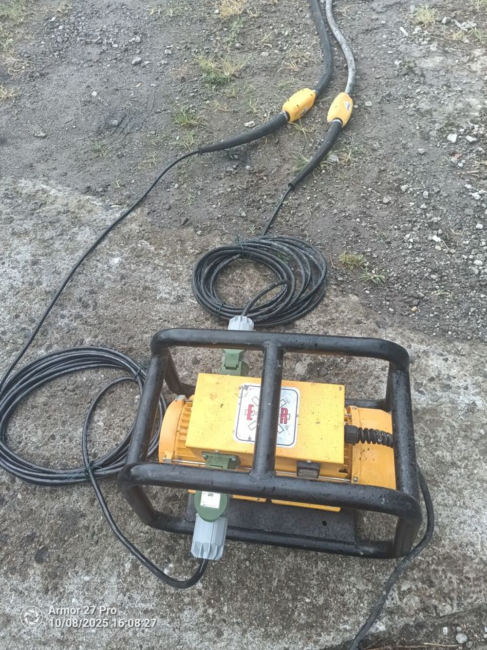 Vibreur b&eacute;ton avec deux aiguilles Bricolage