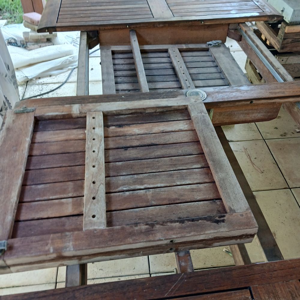 table teck + chaises de jardin Meubles