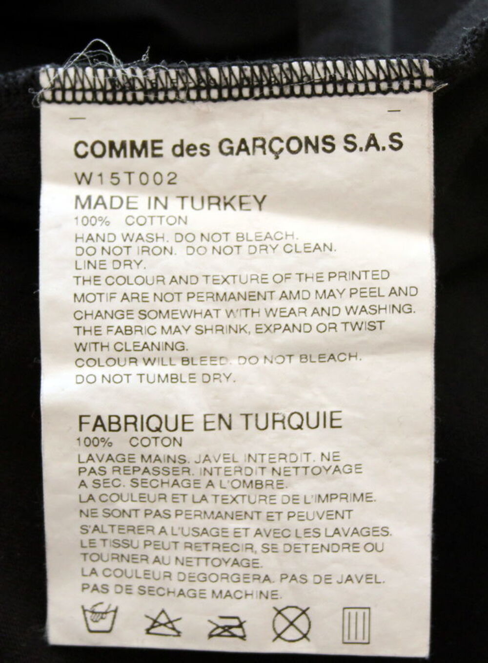 T-shirt noir COMME DES GARCONS x EVELYN REYES 
T.M ou 38/40 Vêtements