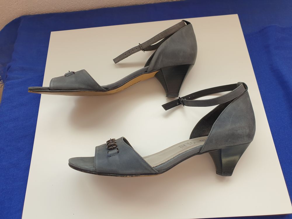 BG13- Sandales brides T39 Chaussures