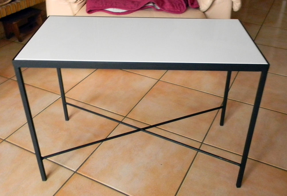 Table basse acier forg&eacute; et c&eacute;ramique Meubles