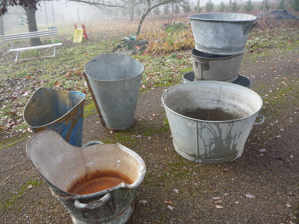 Hotte ange/bassines/baignoires zinc Décoration