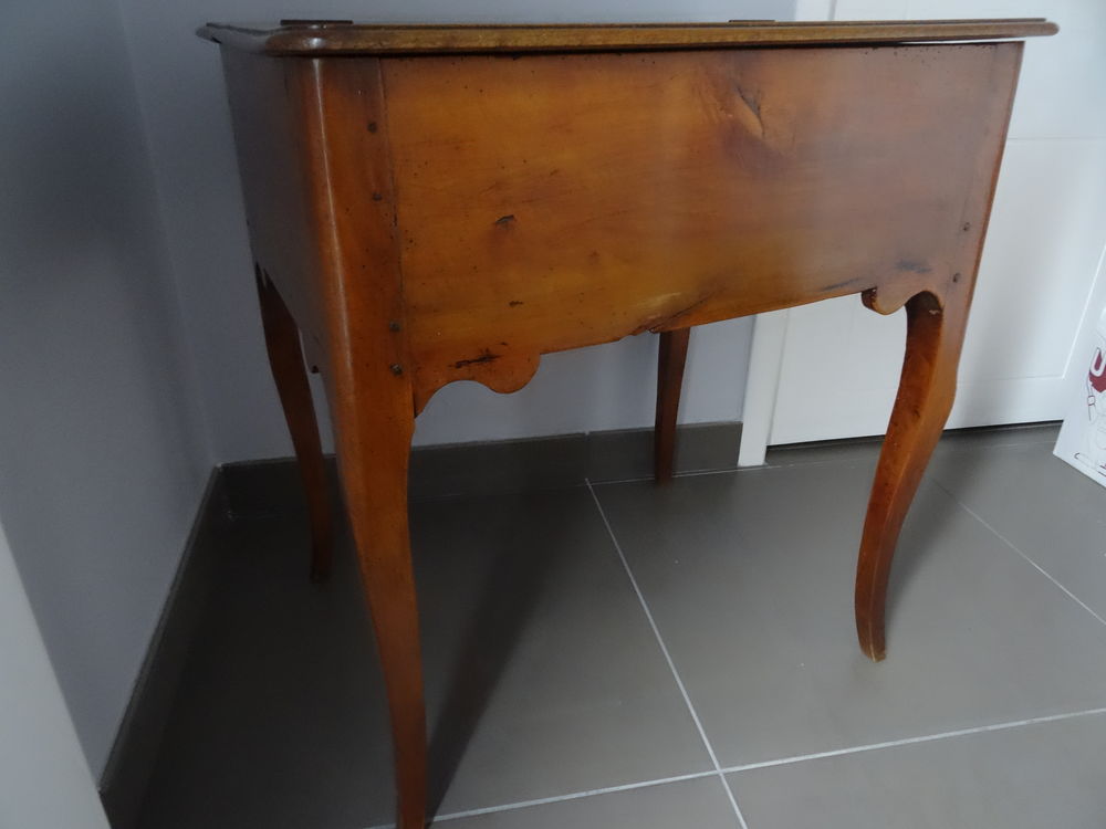 Meuble &quot;RESERVE A PAINS ANTIQUAIRE 18 &egrave;me RARE Meubles