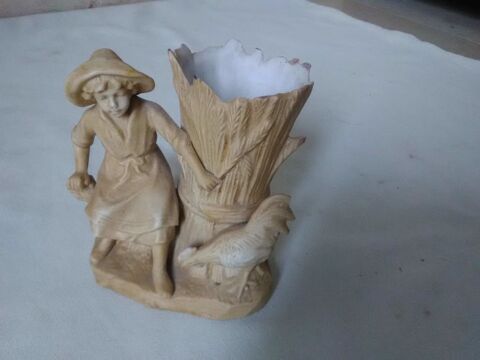 Vase en  Biscuit  Porcelaine ancien 6 Cavaillon (84)