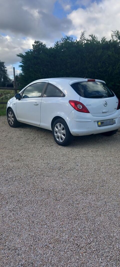 Opel corsa 1.3 CDTI - 75 ch FAP Color Edition