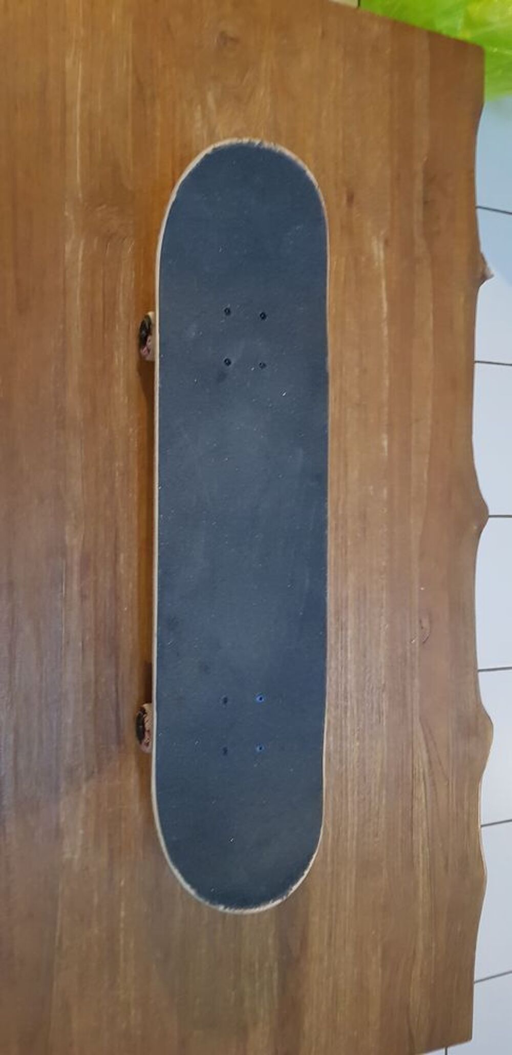 Skateboard Element-tr&egrave;s bon &eacute;tat-peu utilis&eacute; Sports