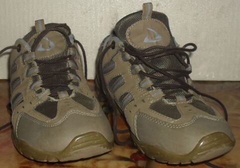 Chaussures de sport TEX  taille 40. 25 Montreuil (93)